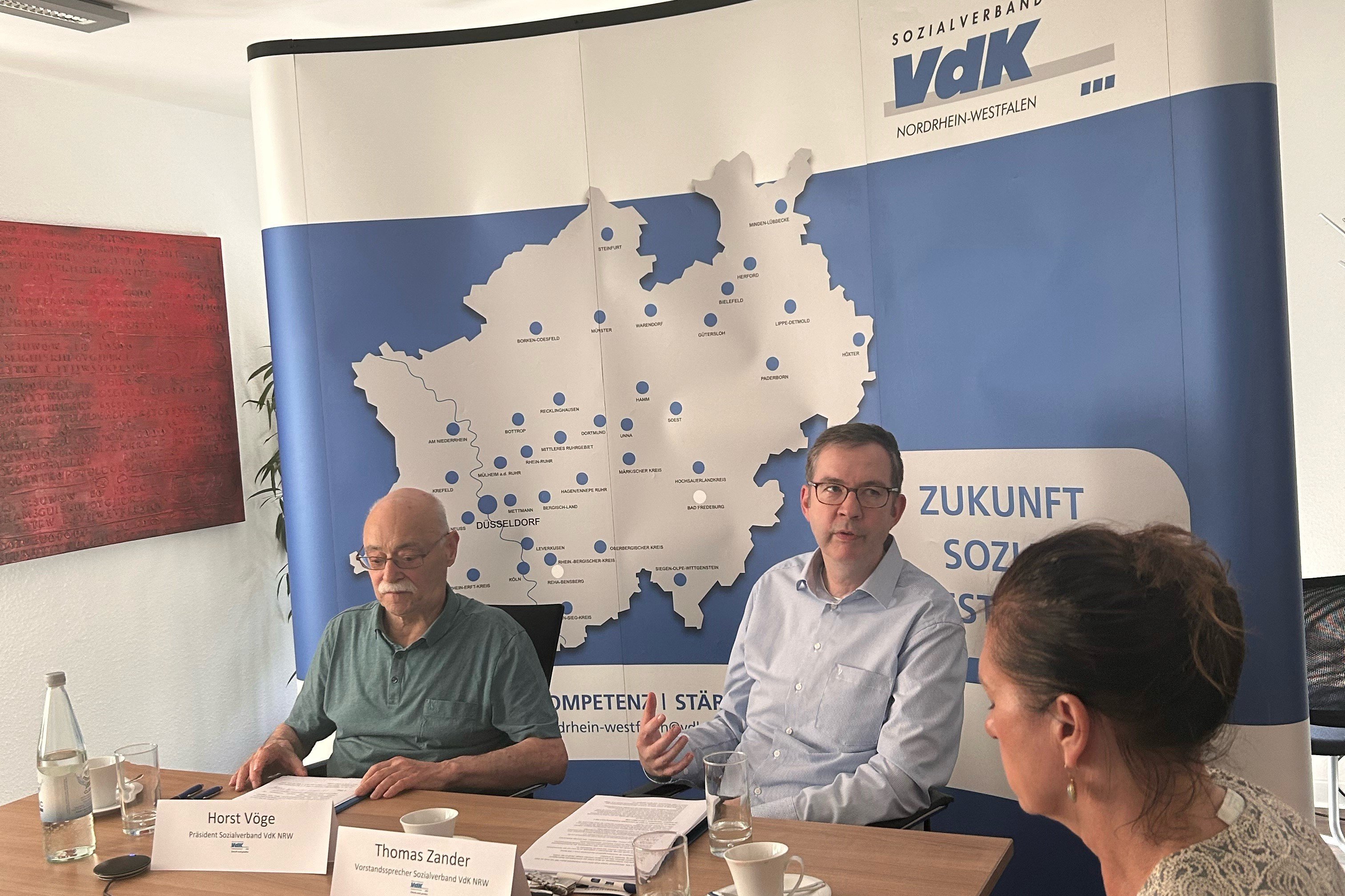 Der NRW-Präsident des VdK NRW, Horst Vöge (links) und der Vorstandssprecher unseres Sozialverbands, Thomas Zander, standen der Presse Rede und Antwort.