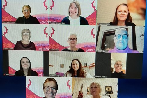 Screenshot einer Zoom-Videokonferenz mit lauter eingeblendeten Videos der Teilnehmerinnen des Arbeitskreises Frauen im VdK.