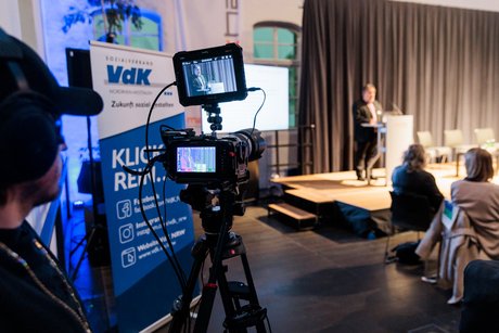 Das Forum wurde auch per Livestream im Internet übertragen. Mehrere hundert Personen schalteten sich online dazu.