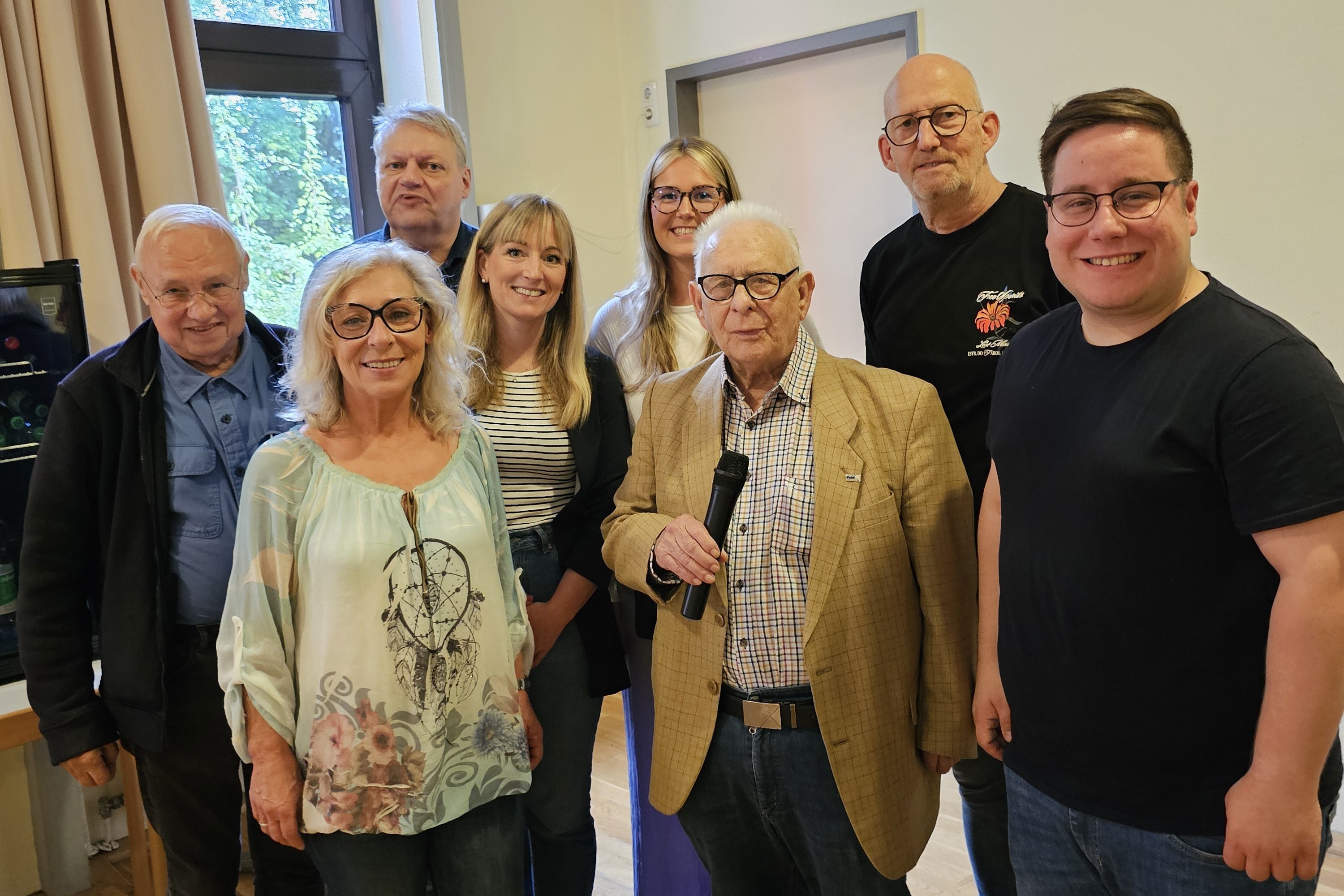 Gruppenbild des Vorstands des OV Essen-Altendorf