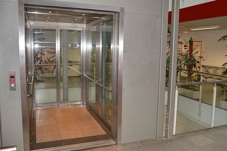 Aufzug in der Geschäftsstelle des Kreisverbands Dortmund
