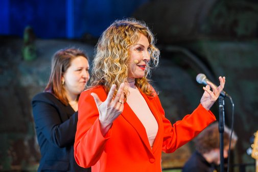 Moderatorin Susanne Wieseler, bekannt aus der WDR-Nachrichtensendung "Aktuelle Stunde", führte souverän und unterhaltsam durch die Veranstaltung.