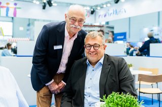 Horst Vöge und ein weiterer Besucher.