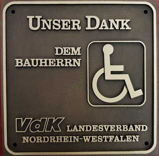 Plakette VdK barrierefreies Bauen