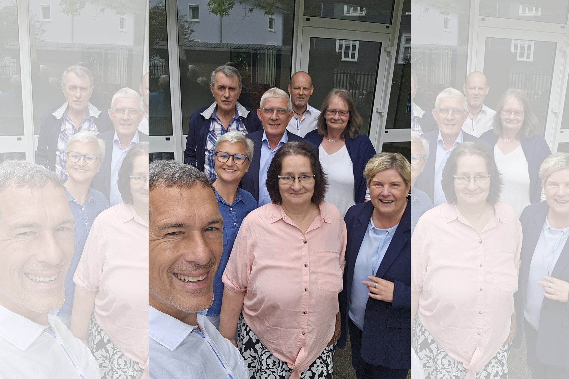 Acht M&auml;nner und Frauen, darnter Vizepr&auml;sidentin Katharina Batz und Patientenbeauftragte Claudia Middendorf - fotografiert aus der Selfie-Perspektive.