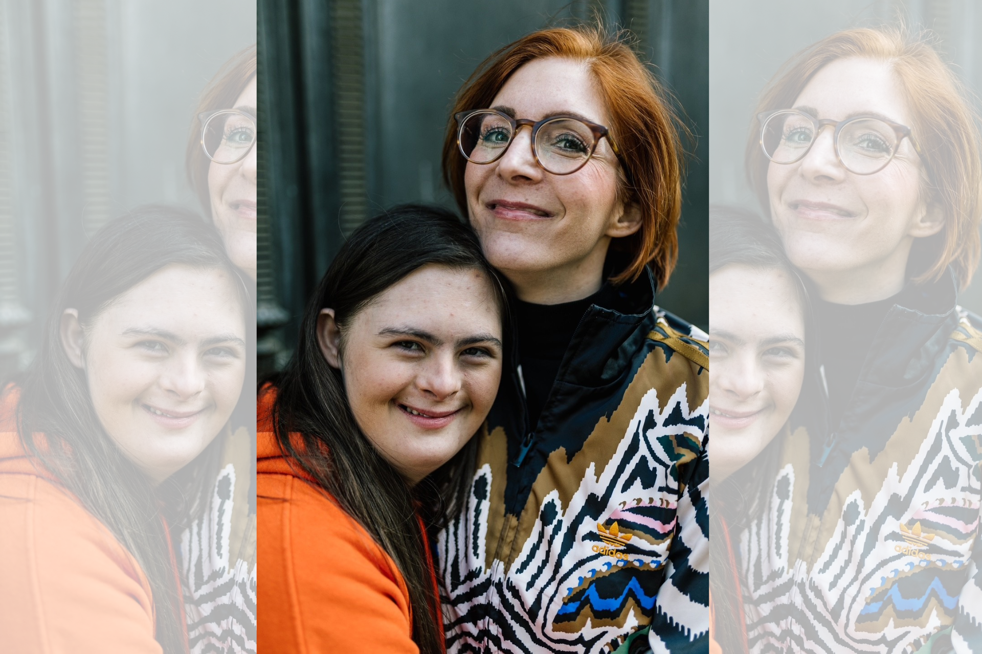 Portr&auml;t von Sonnea mit ihrer Mutter. Biede l&auml;cheln in Richtung Kamera.