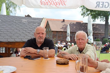 Unsere Mitglieder am Spargelhof