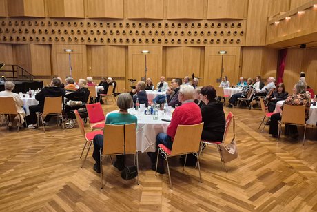 ...alle folgen interessiert der Veranstaltung ...alle folgen interessiert der Veranstaltung