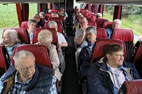 Teilnehmer im Bus