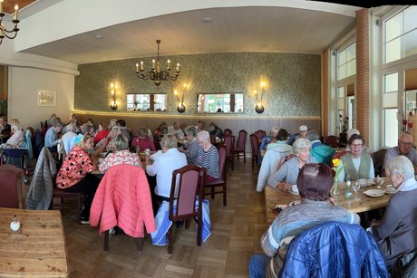Kaffee und Kuchen im Bagnorestaurant