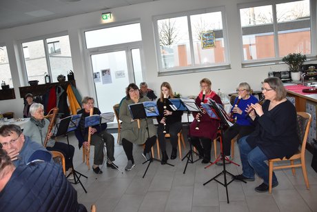 Susanne Skornitzke (re.) sorgte mit Con Flauto für weihnachtliche Stimmung …