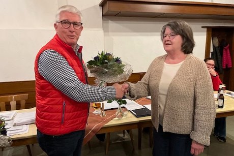 Hermann-Josef Bettendorf hei&szlig;t Reinhilde Becker willkommen