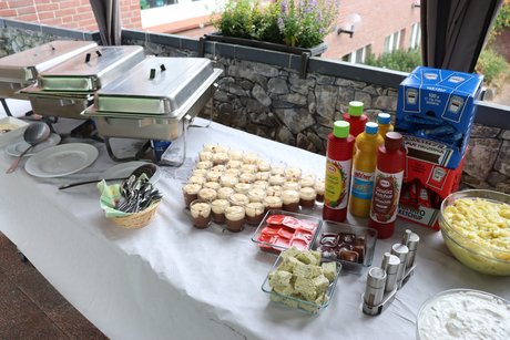 Grillnachmittag vom VdK Ortsverband Altendorf gemeinsam mit dem Ortsverband Borbeck. Das Buffet.