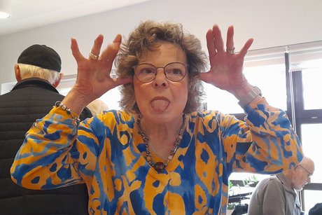 7