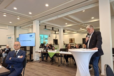 Klaus Meiers er&ouml;ffnet den Kreisverbandstag