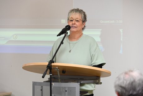 Frau Hollmann von der Tagespflege Die Oase
