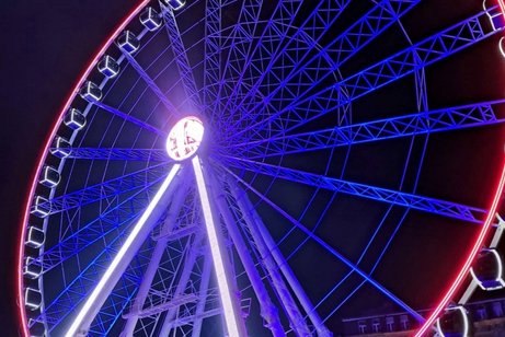 Riesenrad am Burgplatz in der Düsseldorfer Altstadt