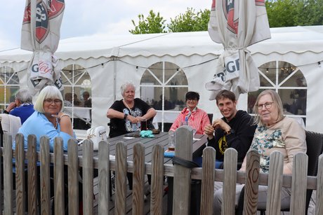 Unsere Mitglieder am Spargelhof