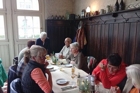 Unsere Mitglieder Im Pferdestall