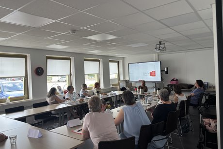 Teilnehmerinnen beim Treffen Vertreterin der Frauen