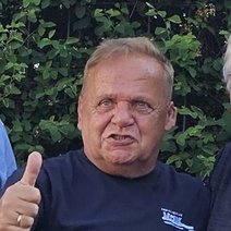 Ein &auml;lterer Mann, weisse Hautfarbe