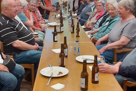 Die Teilnehmer verbrachten einen gemütlichen Nachmittag nach der Radtour