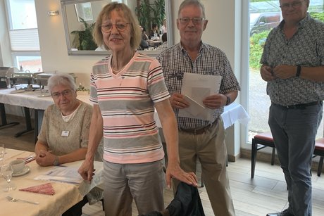 Hartmut und Dietmar ehren Marlies