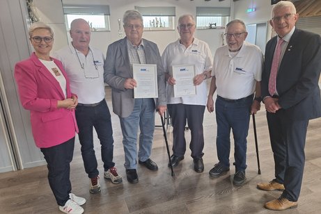 Die Jubilare Karl-Heinz Graf und Udo Grundmann bei der Ehrung f&uuml;r ihre Verdienste f&uuml;r den VdK.