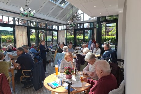 Gleich wird das Buffet er&ouml;ffnet