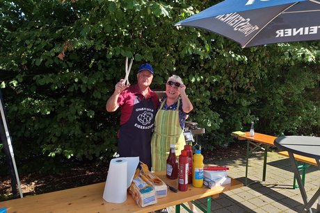 Grillmeister Gerd Willeke mit Frau Grillmeister Gerd Willeke mit Frau