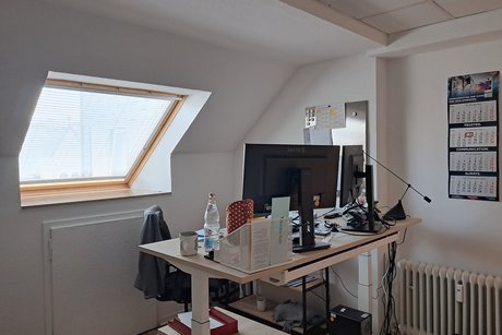 B&uuml;ro Frau R&uuml;b, Mittelstra&szlig;e 87
