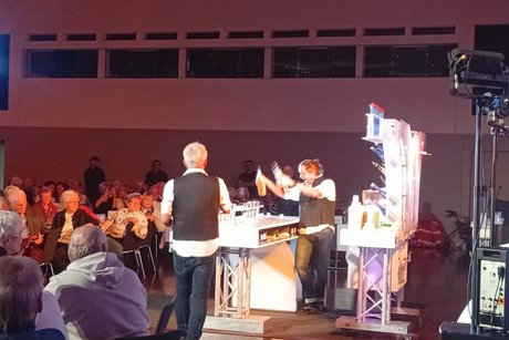 Die Coctailmischer und Jongleure