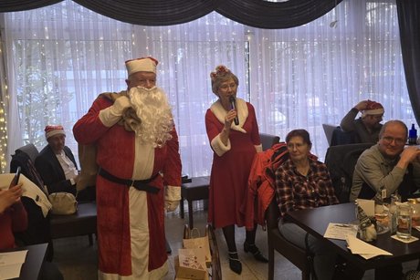 ....die Geschenke werden verteilt ....die Geschenke werden verteilt