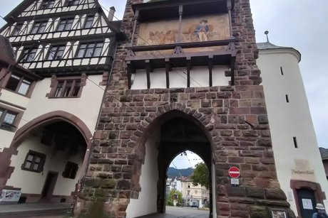 Das mächtige Schwabentor; eines der beiden erhaltenen Stadttore in Freiburg im Breisgau.