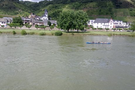Blick auf Leutersdorf am Rhein