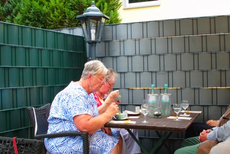 Paprika und Brot , gab es am Buffet