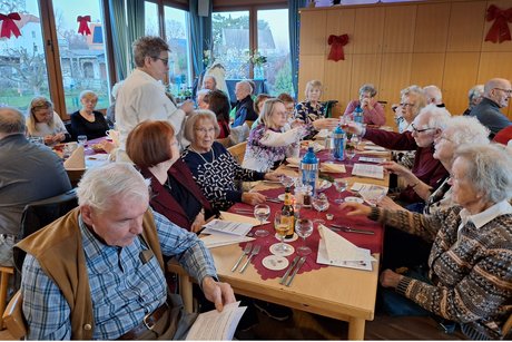 Weihnachtslieder werden gesungen