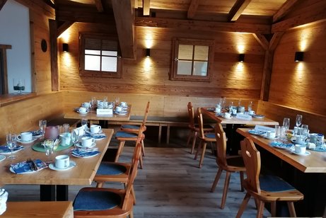 Burchardushütte, eingedeckte Tische