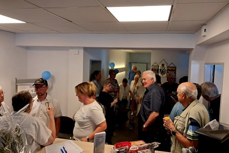 Weitere Gäste treffen zum Empfang ein