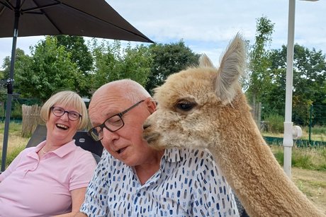 Darf es auch ein Küsschen sein? Bitte Lächeln für die Kamera.