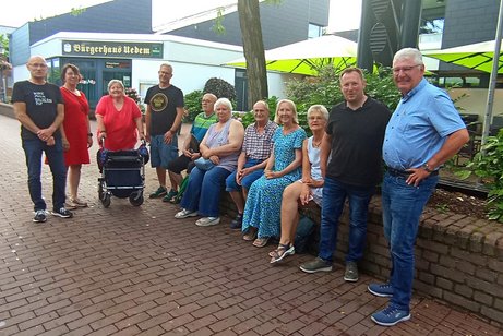 Bei der jüngsten Vorstandssitzung des Ortsverband Uedem im Bürgerhaus Uedem konnten drei neue Gesichter begrüßt werden (von links): Michael Panders, Petra Scholten, Agnes Arnold, Achim Janssen, Horst Sauer, Ulrike Dammers, Rolf Grootens, Meggie Meyer, Annelene Pipenbacher, Pierre Keysers und Karl-Heinz Hermsen.