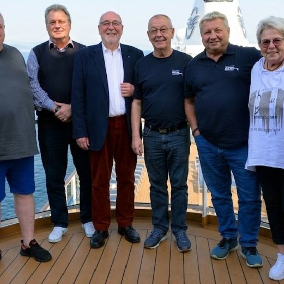 Gr&uuml;&szlig;e vom Schiff