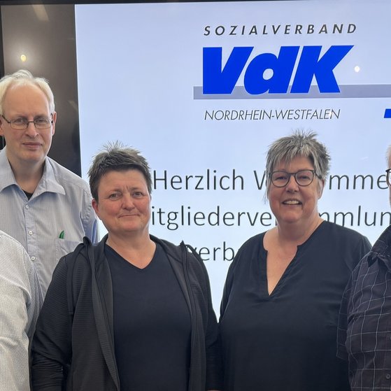 Neugewählter Vorstand des VdK Ortsverbandes Münster-Mitte Auf dem Foto ist der Vorstand zu sehen. von links nach rechts: Martin Honderboom, Thomas König, Anet Sander,Susanne Thiemann und Johannes Groneick