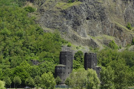 Zwei Türme der Brücke von Remagen auf der Ost Seite
