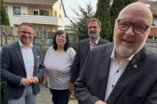Ehrengäste und Vorsitzender Ehrengäste und Vorsitzender