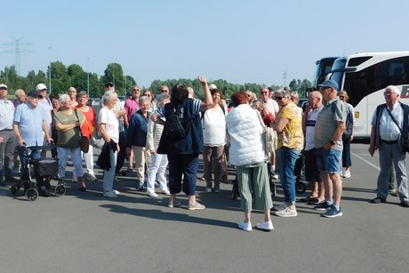 Die Führung beginnt