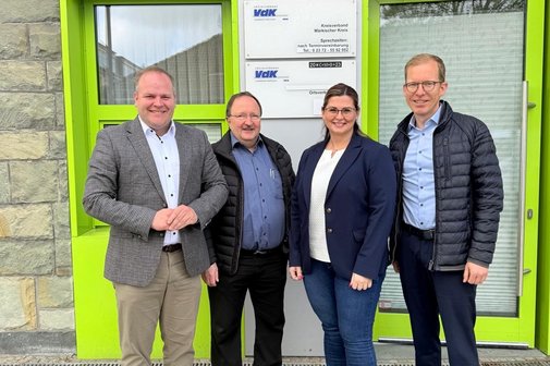 v.l. Andre Krause (KV Vorsitzender), Ulrich Burgard (KV Kassier), Regina Teske (Kreisgesch&auml;ftsf&uuml;hrerin), Christian Schweitzer (B&uuml;rgermeister)