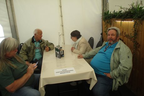 Im Eventzelt des Spargelhof