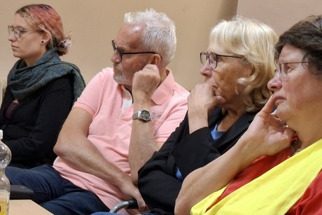 Zweite von rechts: Stellvertretende Kreissprecherin Zweite von rechts: Stellvertretende Kreissprecherin