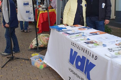 👉 Die Fotos vom Infostand und den vielen Begegnungen auf dem Brunnenfest zeigen die lebendige Atmosphäre und das große Interesse an der Arbeit des Ortsverbandes.